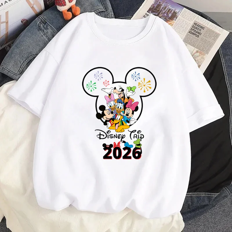 2026ชายMickey Mouse My First Disney Tripพิมพ์เสื้อยืดผู้หญิงฤดูร้อนลําลองแขนสั้นStreetwear Tเสื้อเสื้อผ้าTops
