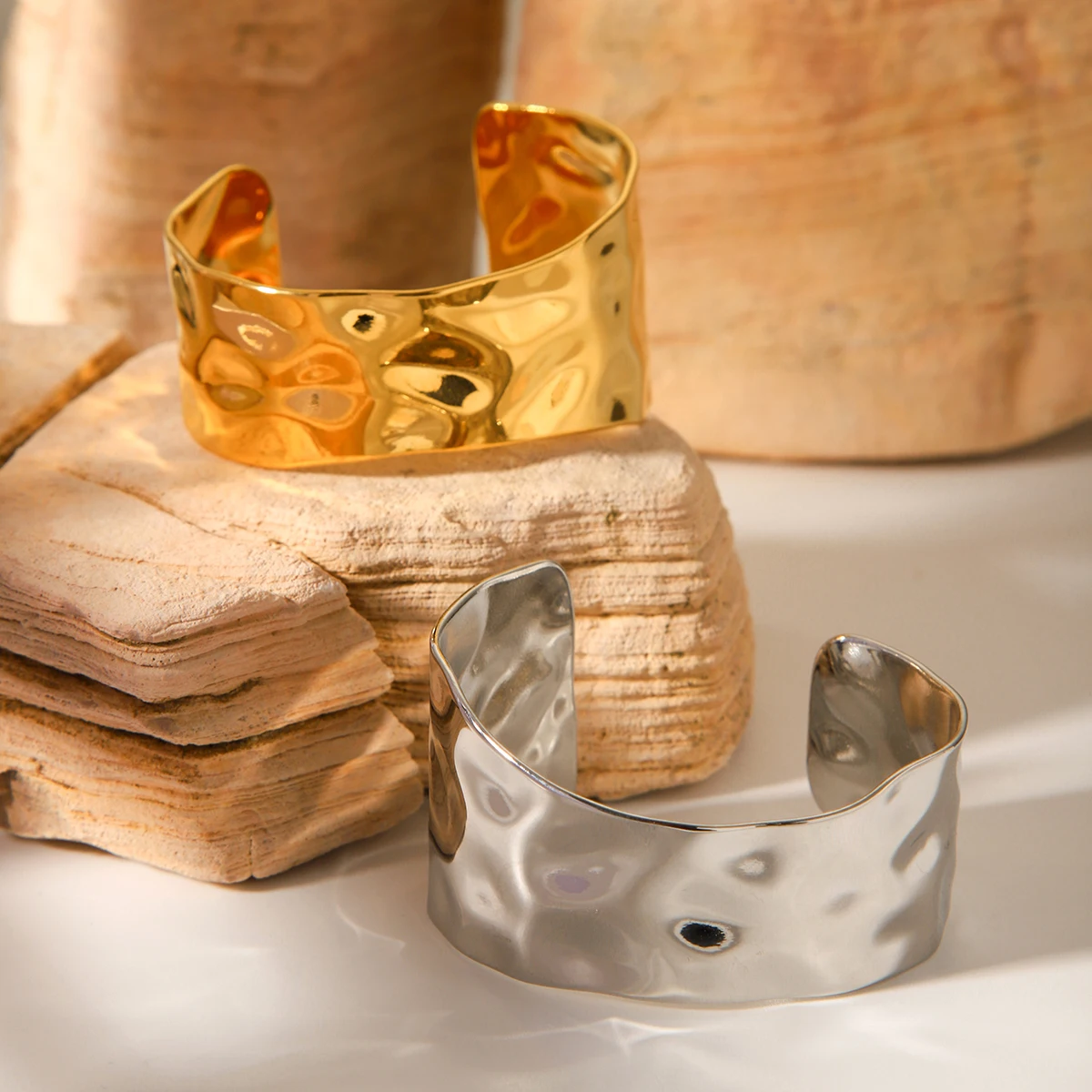 

Huang Chao Retro Women Stainless Steel Open Bracelet Geometric Men Bracelet Plated With 14k Minimalist Couple Fashion Gift