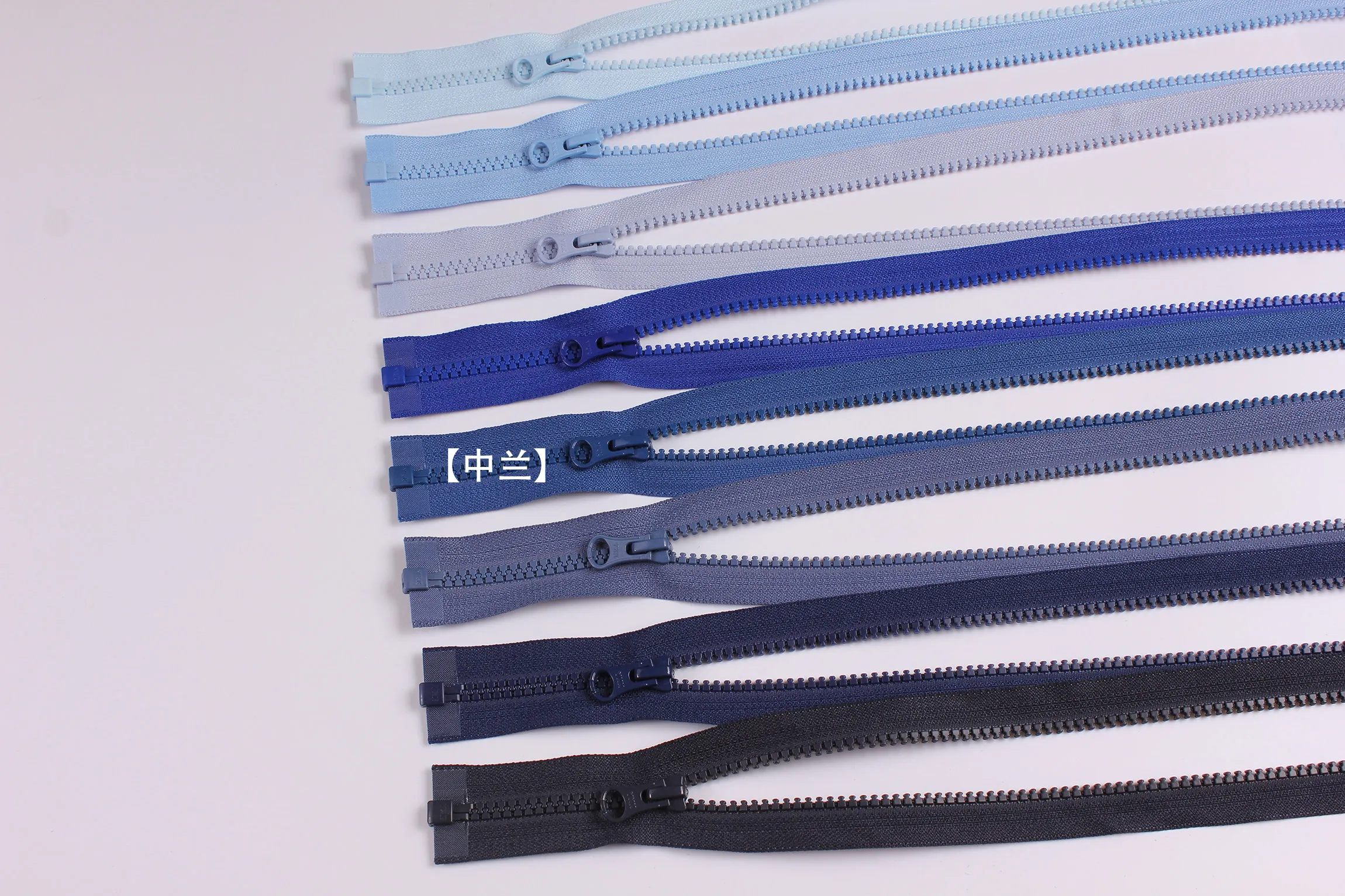 YKK-Reißverschluss Nr. 5 Harz-Gummi-Zahnöffnung, Reißverschluss am Schaf, dicke Schuljacke, Daunenbaumwolle, Echt – Detail 36