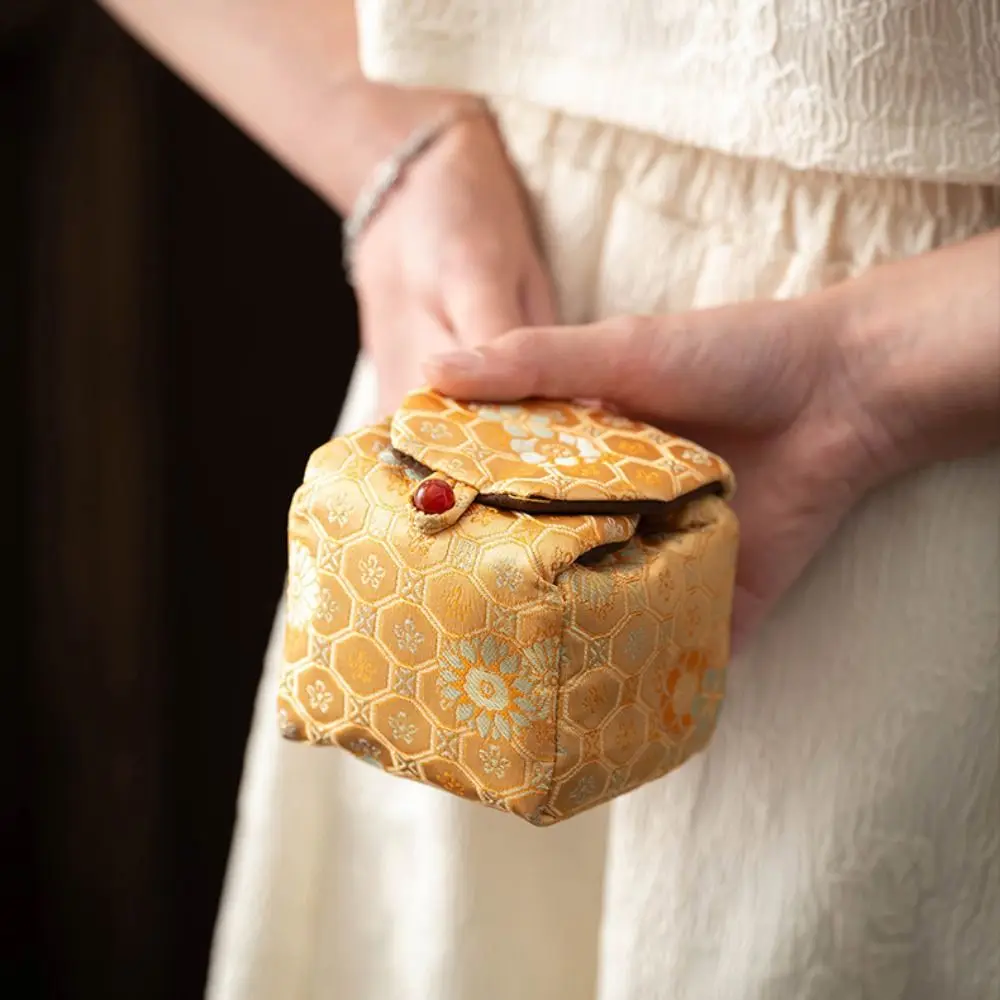 Custodia in tessuto per tazza da tè in stile cinese con bottone a pressione Borsa portaoggetti per stoviglie a prova di rottura Borsa ricamata multifunzionale portatile