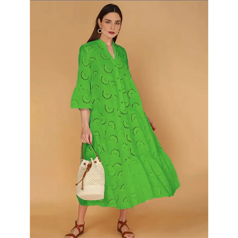 Nuevo vestido largo con bordado de ojales de encaje 2025 para mujer, vestido bohemio fluido con cuello en V y manga trompeta