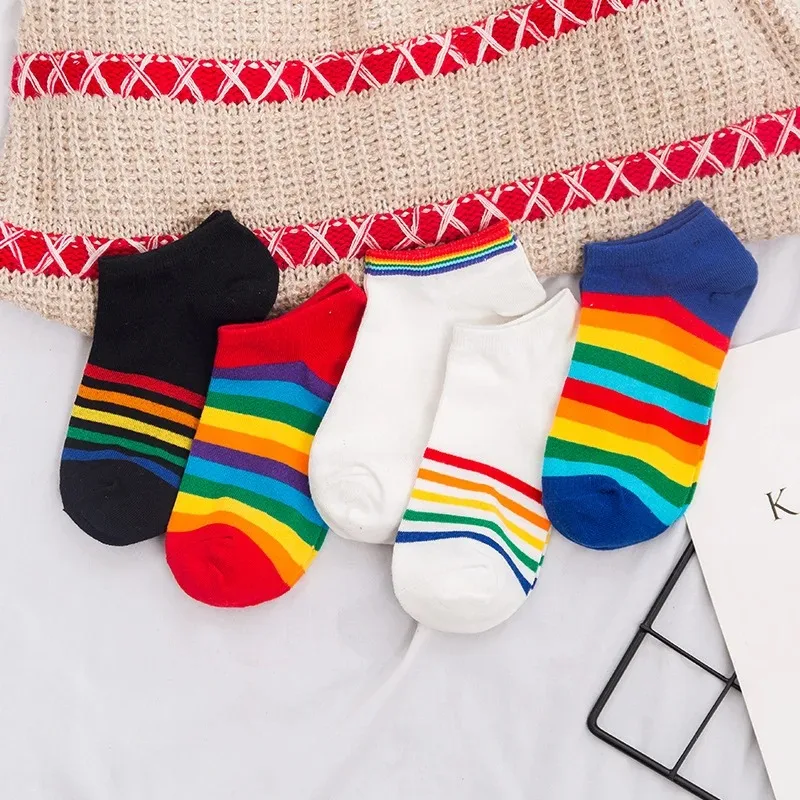 Calcetines tobilleros Harajuku bonitos de arcoíris para mujer, divertidos calcetines de algodón de color kawaii amarillo, blanco y negro para niñas