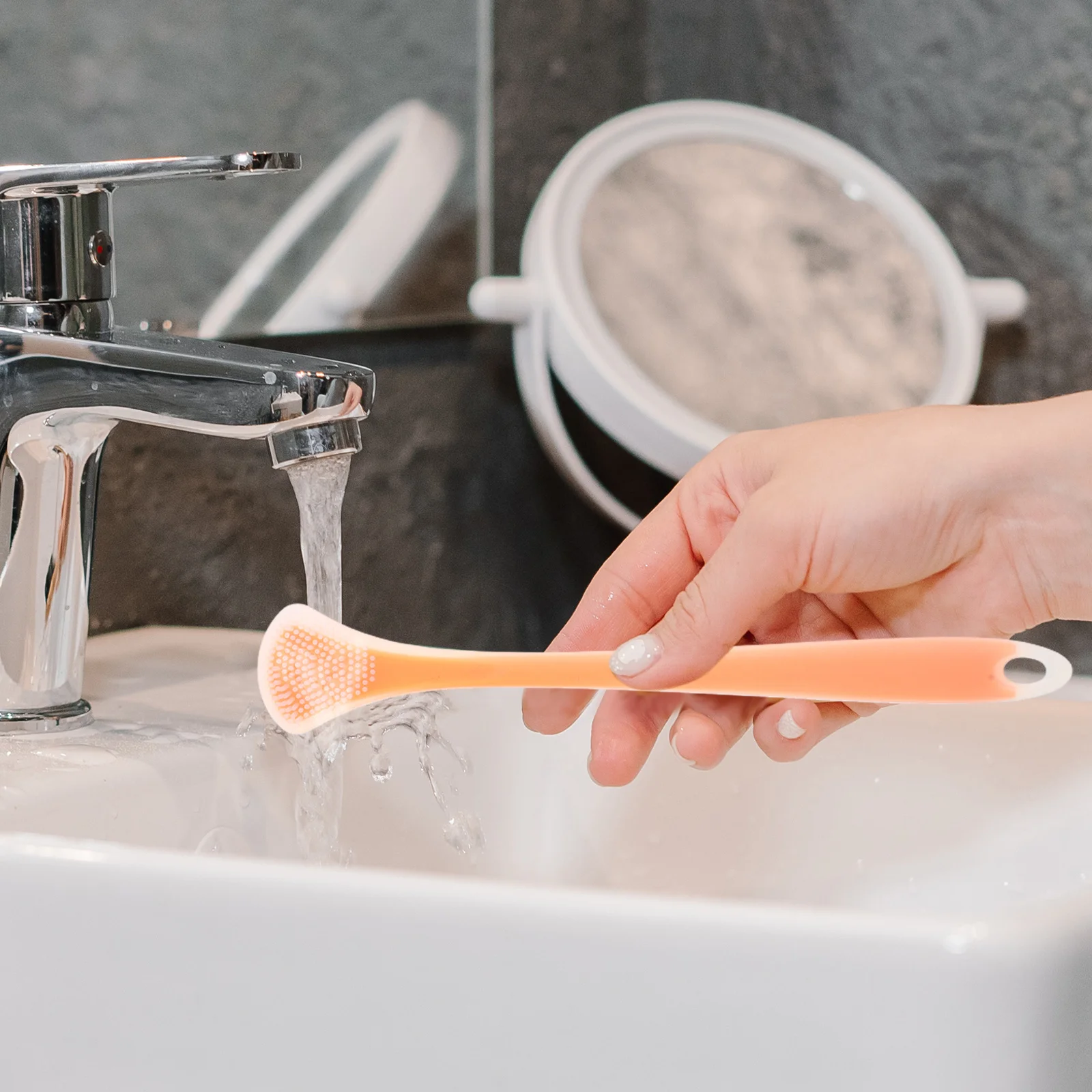 

5Pcs Dual-Head Silicone Tongue Scraper Soft Brush Scraper Oral Cleaning Tool Portable Tongue Cleaner for Adults Breath