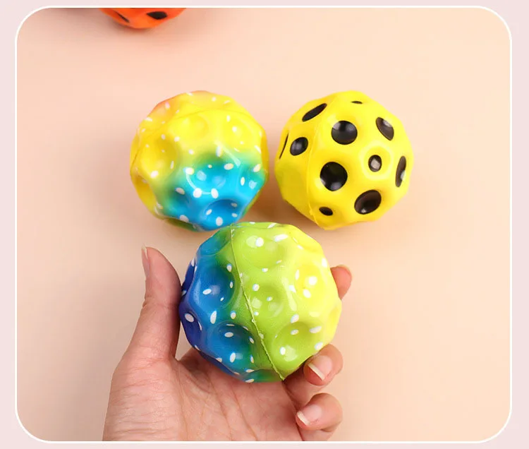 High BOUNCE Relief Ball Solid PU โฟมยืดหยุ่น Ball Hole Ball Moon หินกลางแจ้งของเล่น