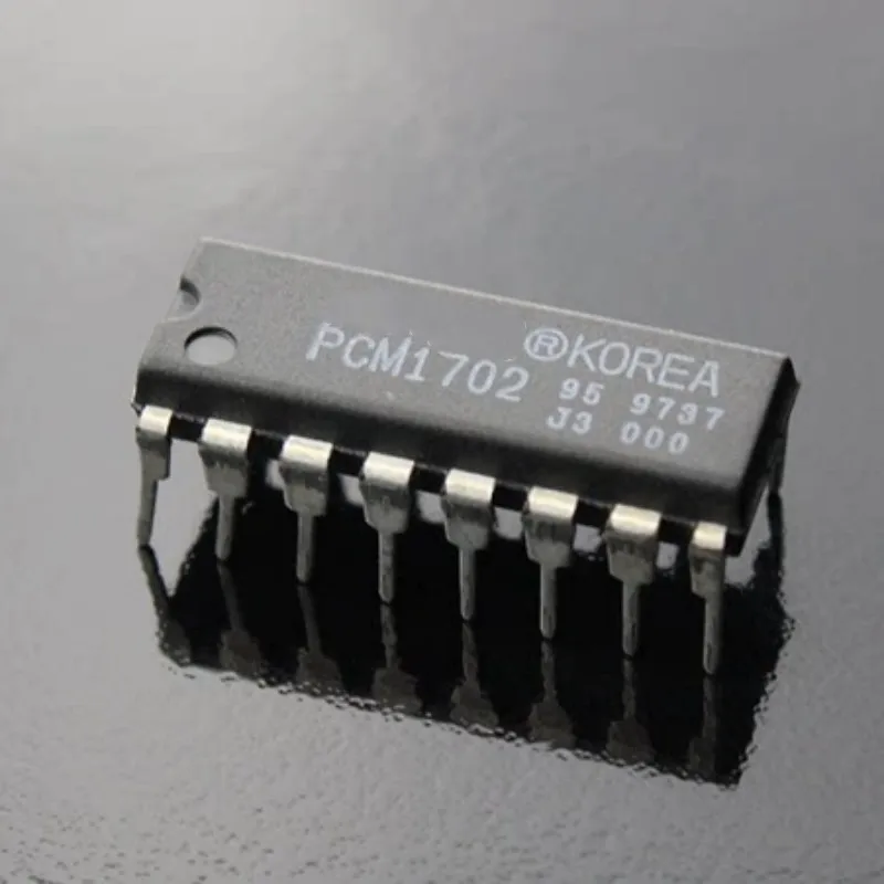 1pcs New PCM1702 DIP-16 Audio decoding chip