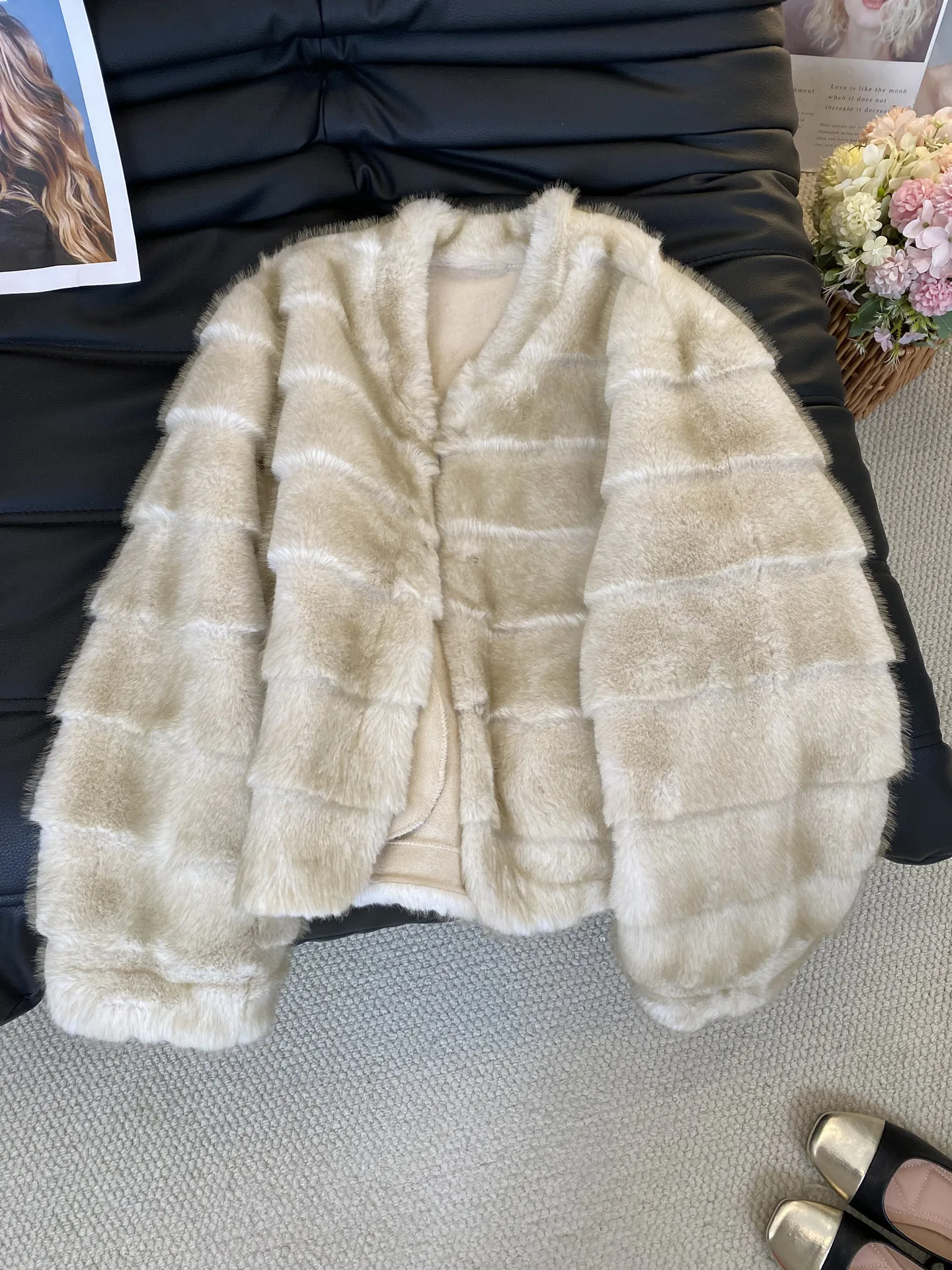 

New Round neck apricot jacket, smooth plush warm and thick top Coats