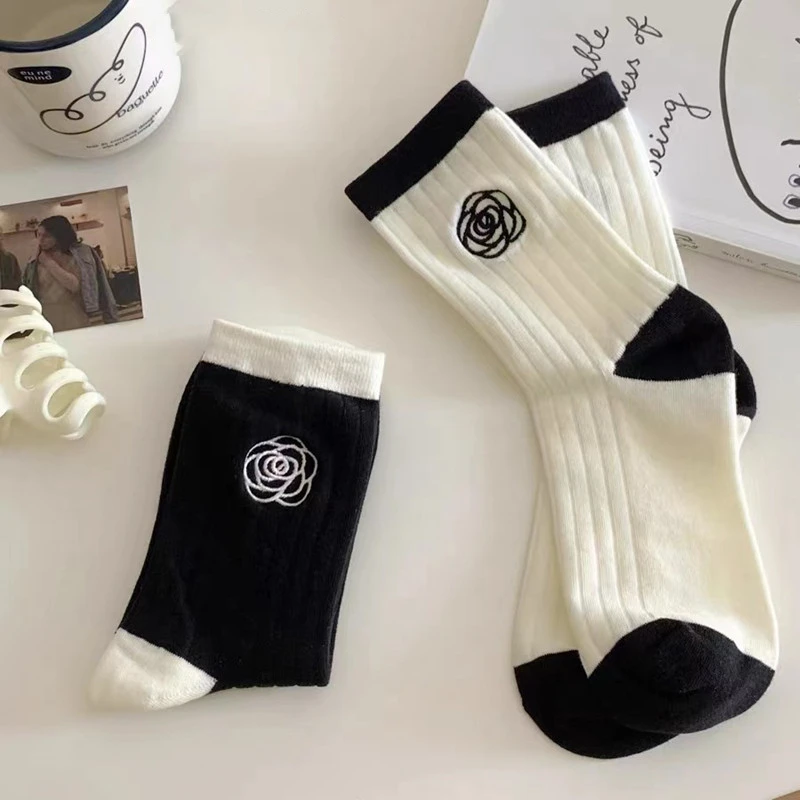 1/2pairs Camellia Rose Embroidered Mid-tube Socks Cute Korean Ins Style Skirt Matching Calf Socks Sports Breathable Cotton Socks view 2