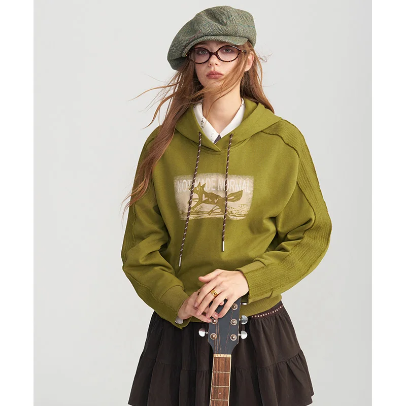 ELFSACK Women's Vintage Hoodie with Fox Graphic Print, Loose Crop Sweatshirt for Everyday, Casual Aesthetic Long Sleeve Top