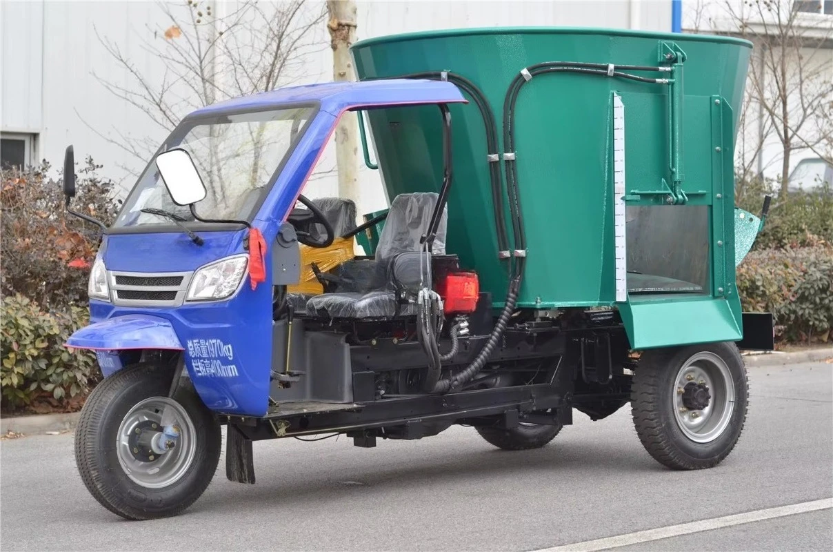 Special Design Small  Feed Mixer Breeding Equipment Self Propelled Silage Mixer in Livestock Farm