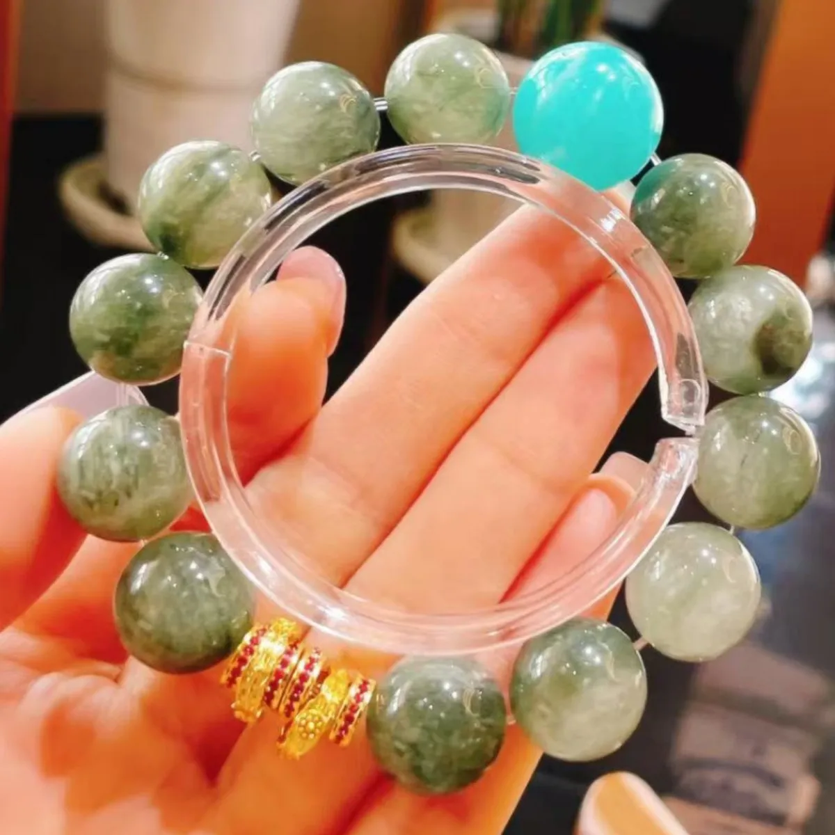

Natural Crystal Green Hair Crystal Tianhe Stone Bracelet Women's Fashion Light Luxury Bracelet Original Design