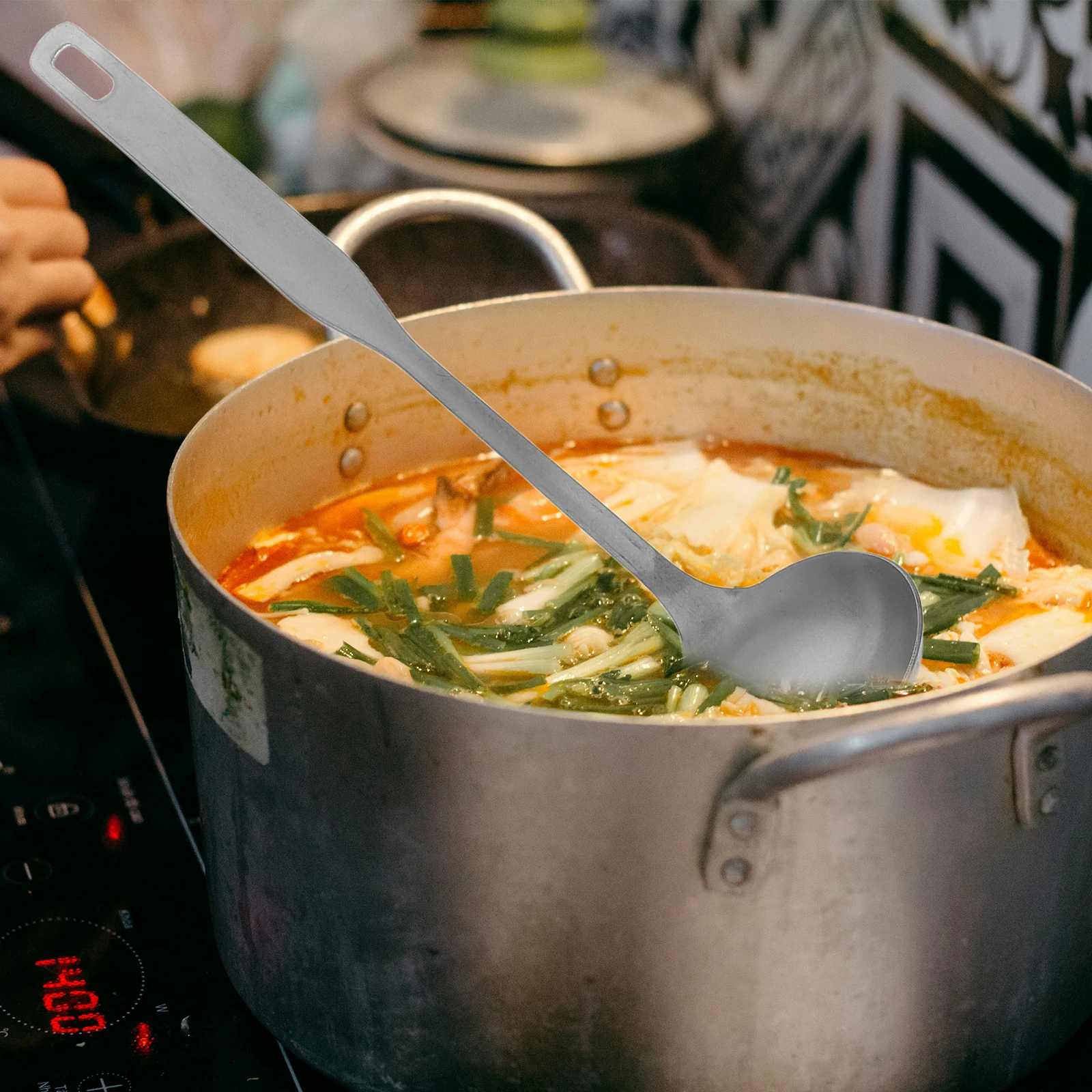 

2pcs Vintage Stainless Steel Hot Pot Ladle Long Handle Skimmer Spoon Non-Slip Thickened Soup Strainer Serving Utensil