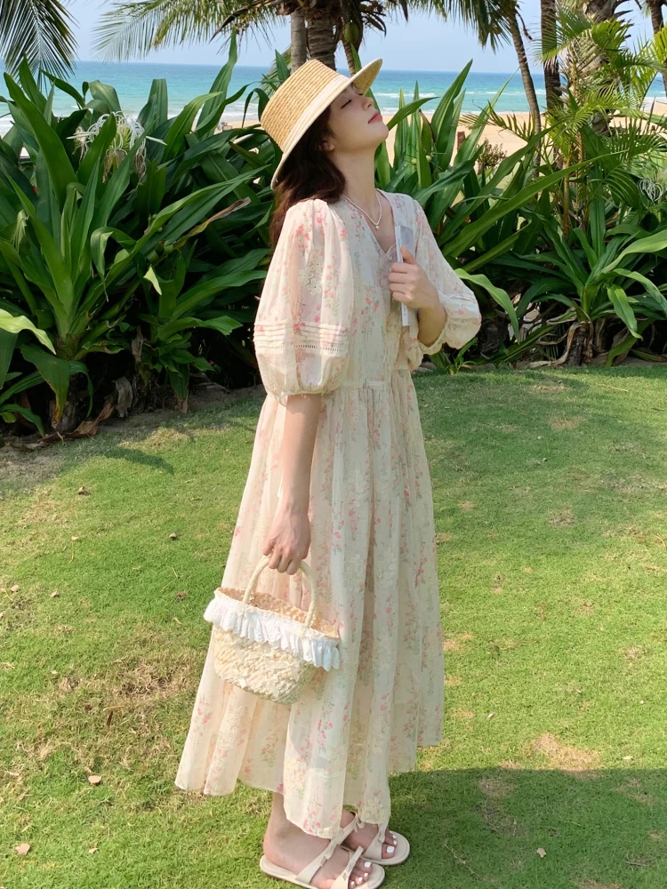 Sukienka maxi w stylu retro z kwiatowym nadrukiem, wyszczuplająca, z dekoltem w kształcie litery V, modna, letnia nowość, elegancka, z bufkami.