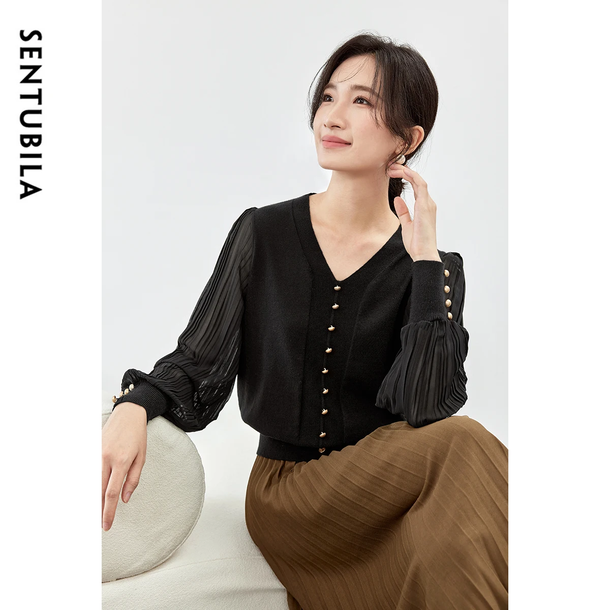 SENTUBILA Patchwork Knit T-shirt Women 2024 Autumn Elegant V Neck Pleated Long Sleeve Metal Button Pullovers Ladies W43H56950