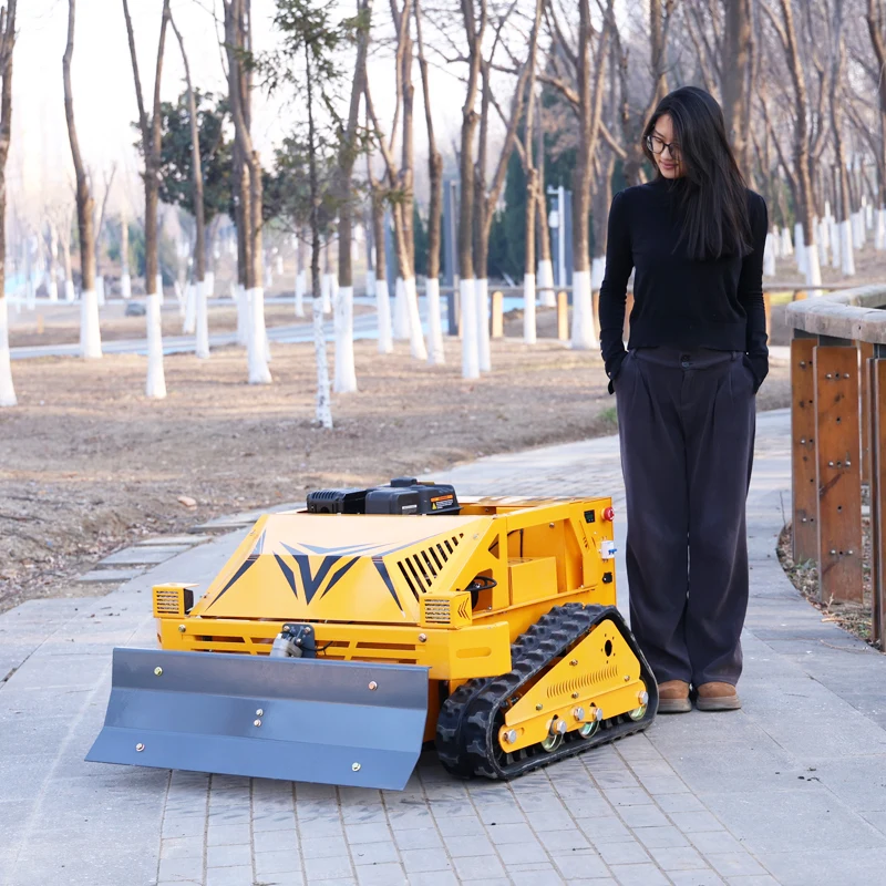 

Газонокосилка с нулевым разворотом, дистанционным управлением, сертификатами CE и EPA, ширина скашивания 550 мм, с навесным снегоотвалом