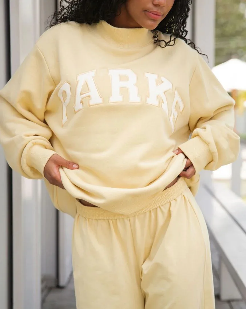 Women's Oversized Varsity Sweatshirt Mock Neck Long Sleeve Collegiate Letter Print Pullover Casual Streetwear Top