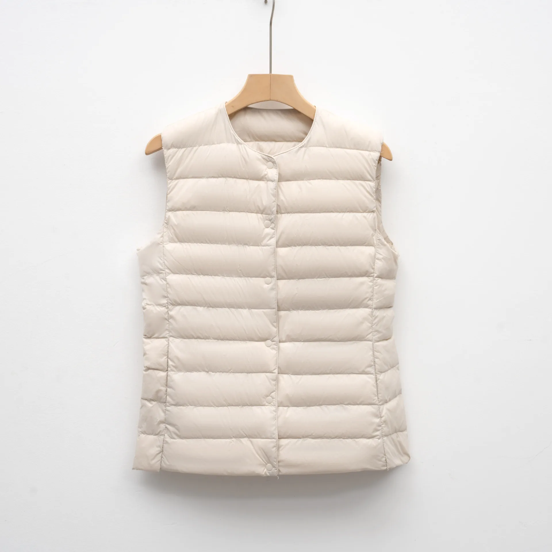 

2025 White Duck Down Jacket Women Vest Autumn Winter Sleeveless Waistcoat Warm Lightweight Puffer Jacket Female Tops Outwear