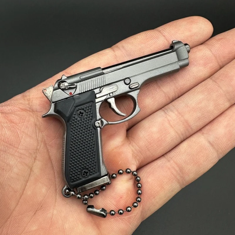 Hot 1:3 Mini Metal 92F Model Gun Detachable Keychain Pendant Small Toy Shell Ejection Edition Men's