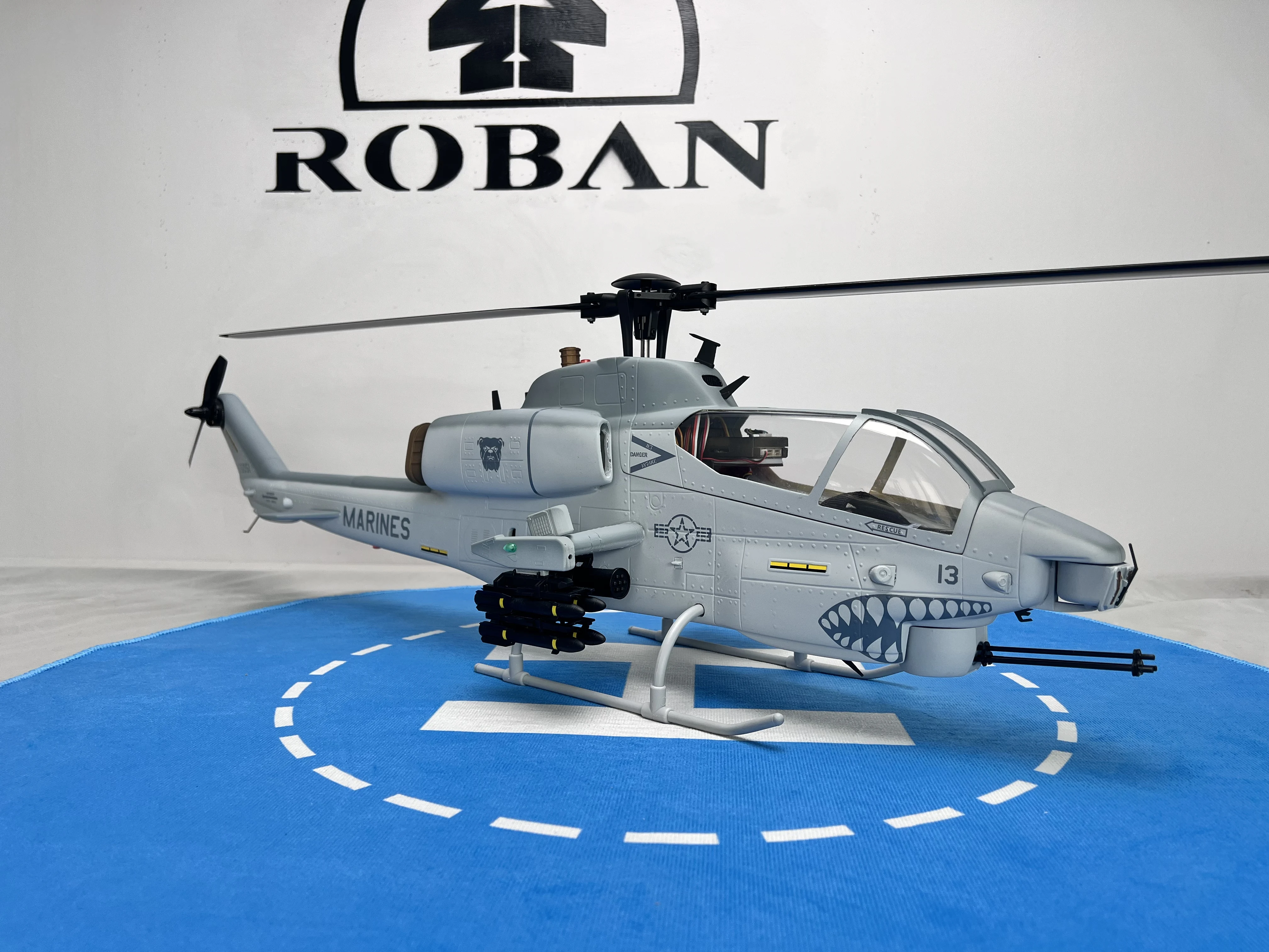 Roban 470 Size AH-1W Cobra Helicopter RTF - Ready to Fly Scale RC Model with One-Key Return & LED Navigation Lights Toy Gift