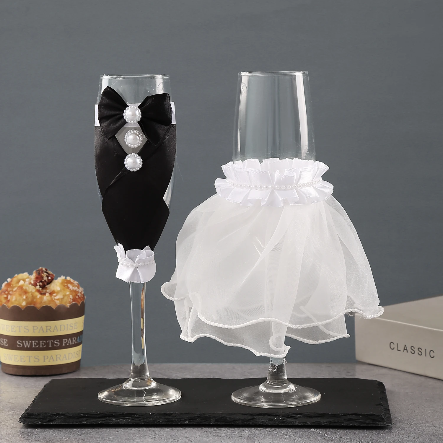 Western-style wedding goblet wedding black and white dress wine glasses tableware four-piece gift box