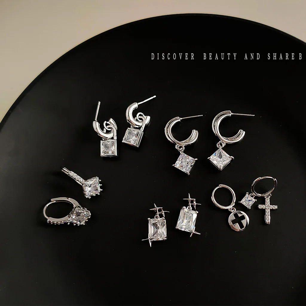 

Серьги-гвоздики DIY с квадратными цирконами, модные, в стиле холодного ветра, геометрические, для женщин, нишевый дизайн, подчеркивающие темперамент