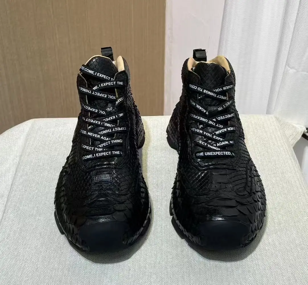 Black color New genuine python skin men shoe boots fashion leisure designer with cow skin lining winter outdoor shoe