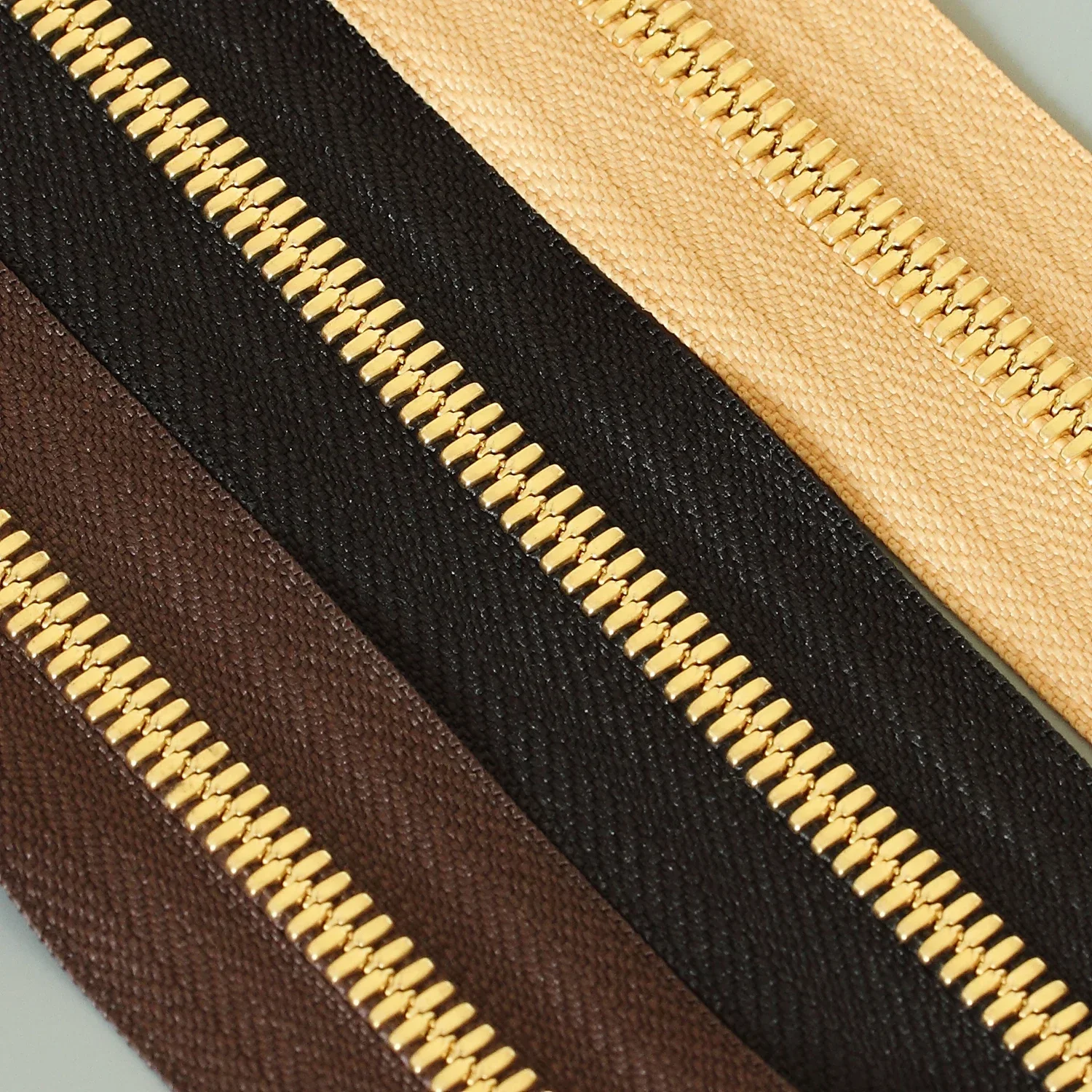 YKK-High-end Solid Gold Zippers for Sewing, DIY Bags, Hardware Accessories, Couture Material, 2.5m, No 5