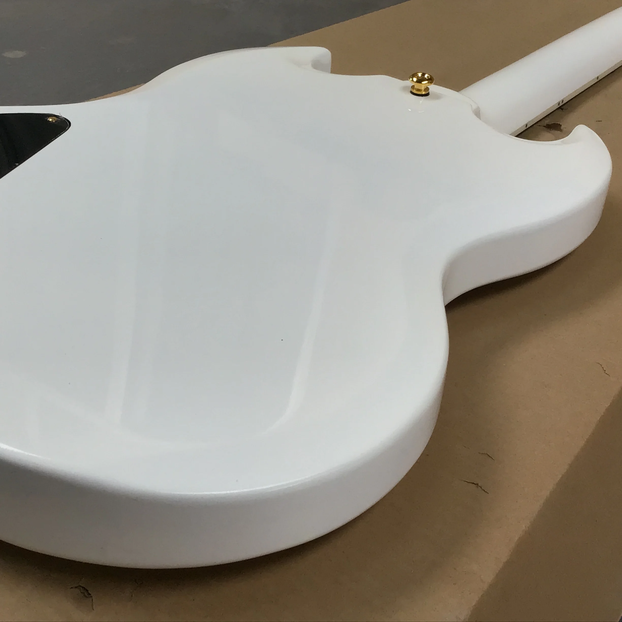 New arrival Electric guitar the Body white Color with golden,High Quality Guitarra, factory hot sales sg in stock