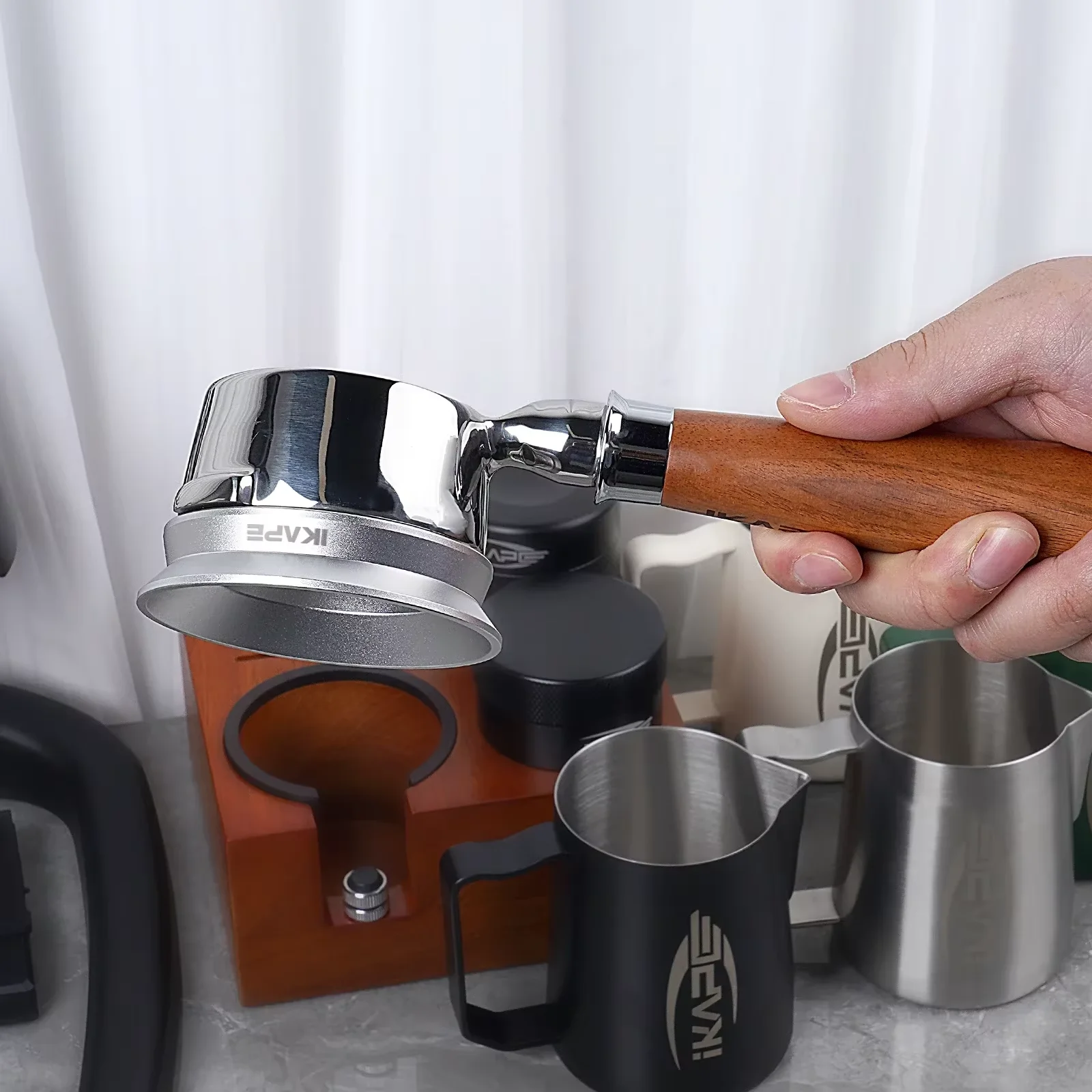IKAPE Espresso-Magnet-Dosiertrichter mit komplettem 51/54/58 mm Espresso-Siebträger, kompatibel mit Kaffee-Aluminium-Dosierring, Silber