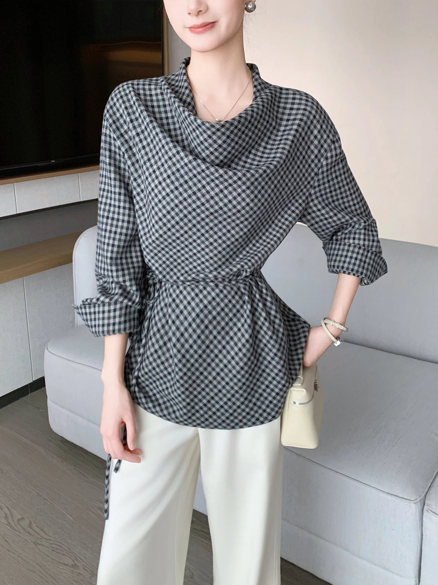 

Blue And White Plaid Long Sve Women's irt Spring 2026 New Sle Waist-Cinching Faionable Blouse with Bow-Tie Design