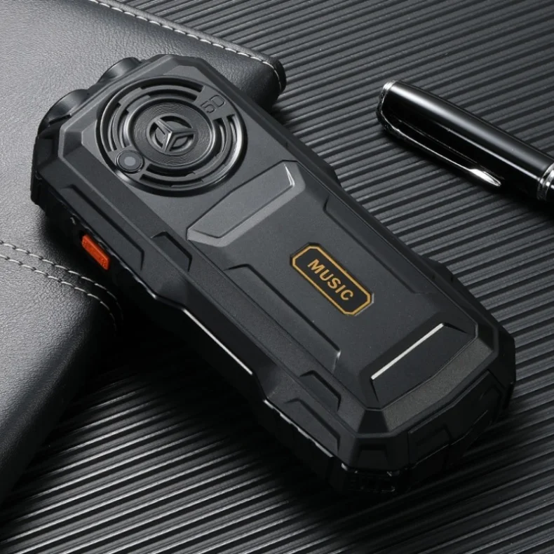 YEEMI Q5 4G Button Phone 2.4inches Dual SIM Card HD Call Camera FM LED Flashlight LTE Type-C Triple-proof Outdoor Mobile Phone