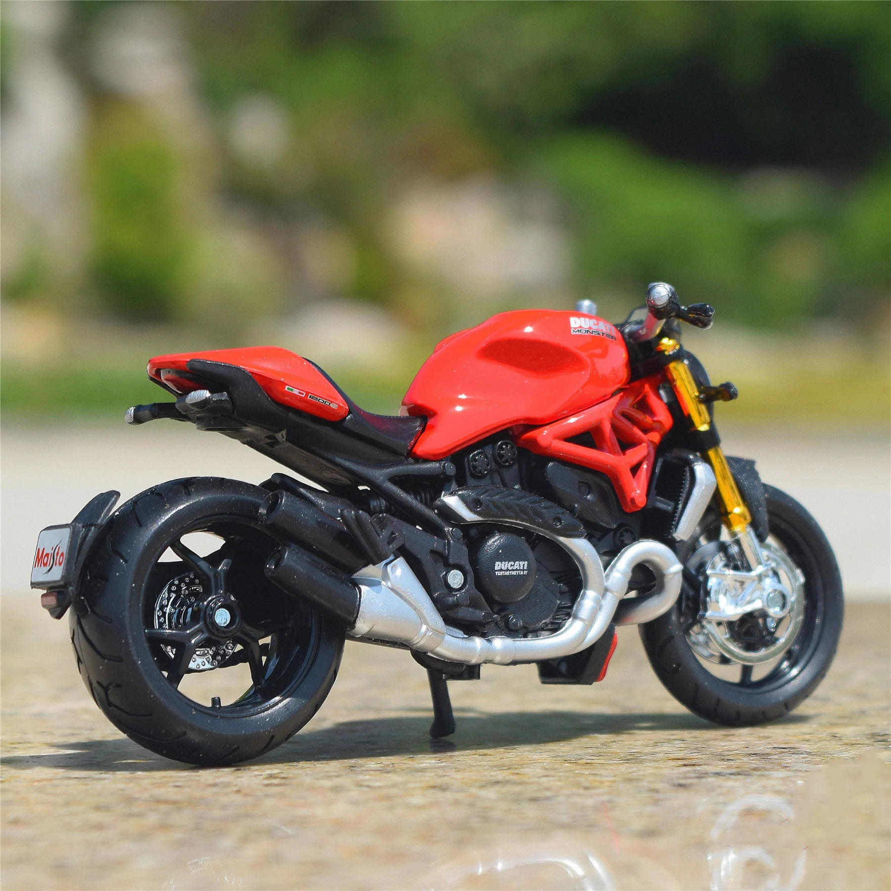 Maisto 1:18 DUCATI Monster 1200S Alloy Racing Motorcycle Model Simulation Diecast Metal Street Sports Motorcycle Model Kids Gift