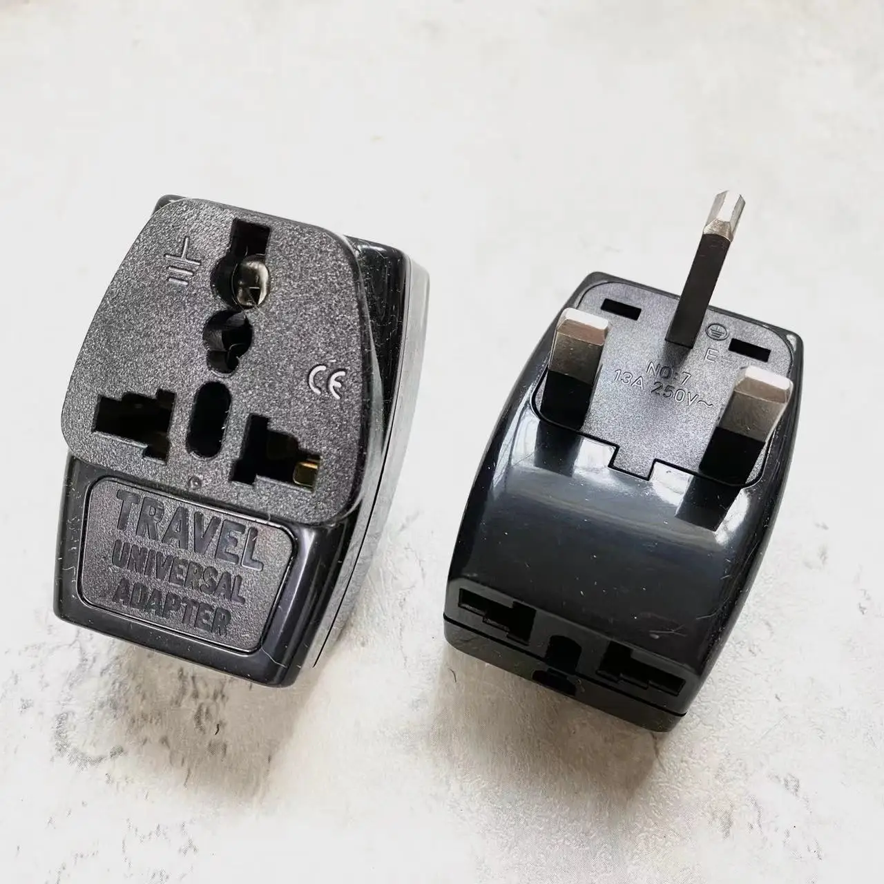 3 in 1 Ireland/Singapore/UK Travel Adapter Type G 3 Way Multi Outlet For EU/AU/US/Schuko/JapanWorld Plug 250V 13A