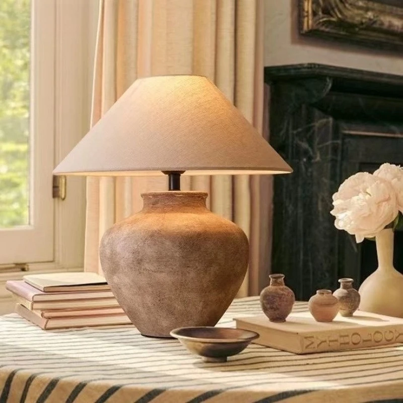 Ceramics LED Desk Lamp Retro Eye Protection Table Lamps Hotel Bedroom Bedside Lighting Light Pastoral Style Decorating Lights