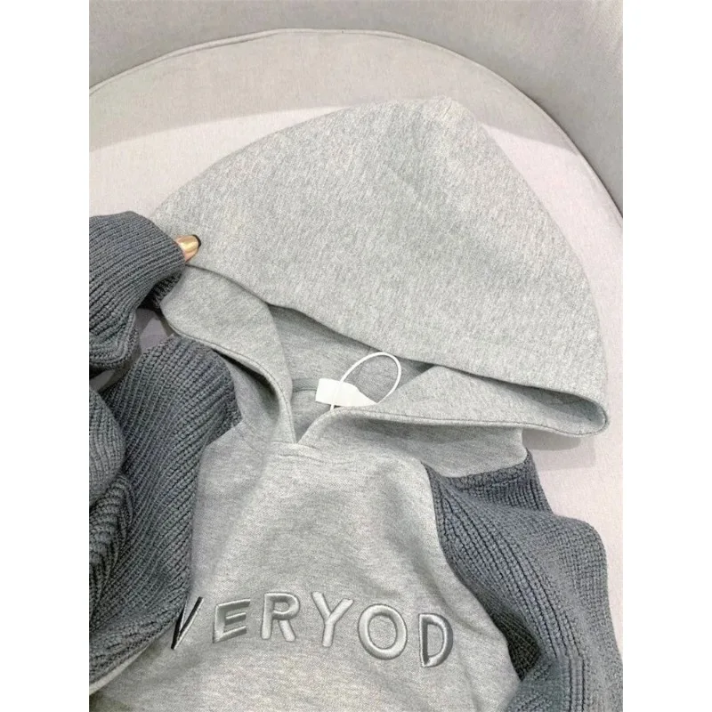 American retro three-dimensional letter printed hooded sweatshirt for men and women with contrasting color raglan sleeves jacket