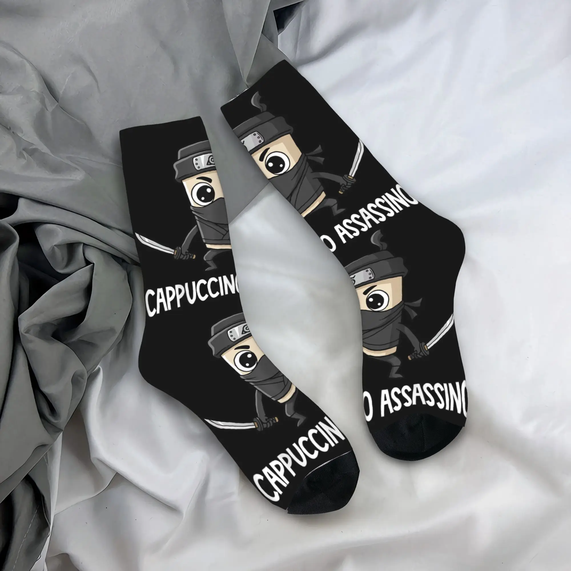 شخصيات Brainrot الإيطالية كابتشينو Assassino جوارب للجنسين الرجال الجوارب لينة تنفس الجوارب الخريف سكيت الجوارب هدية