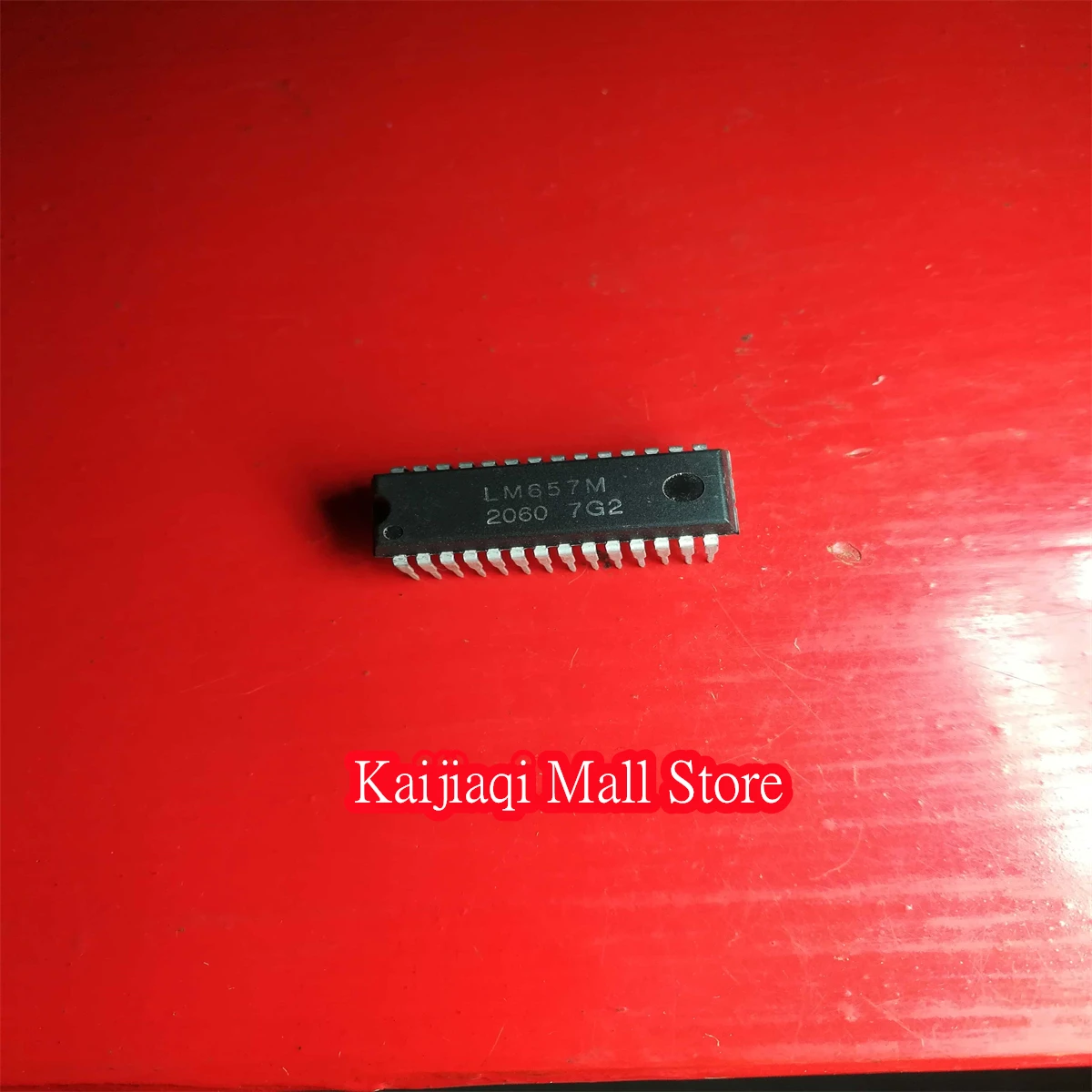 Puce IC LM657M, puce IC