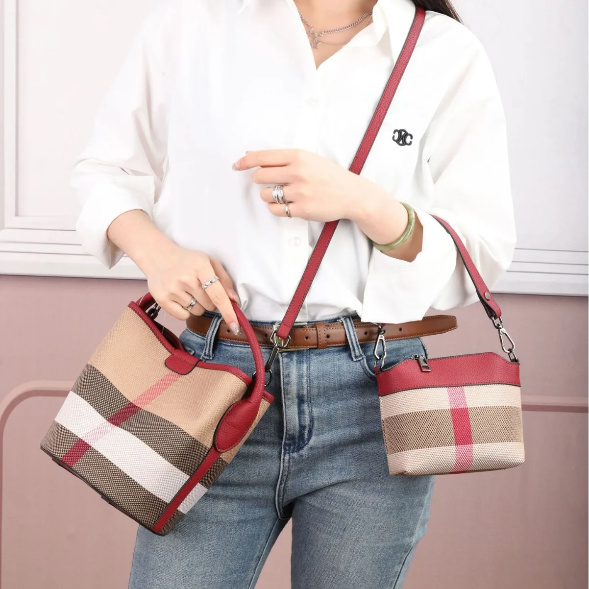 

Premium Genuine Leather Plaid Bucket Bag for Women Elegant Top Handle Shoulder Bag Versatile Convertible Crossbody Purse
