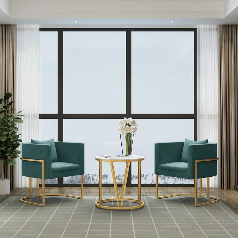 Niestandardowy prosty salon kosmetyczny Sofa Stół i zestaw krzeseł Hotelowa część wypoczynkowa Pojedyncza sofa Biuro Pokój recepcyjny