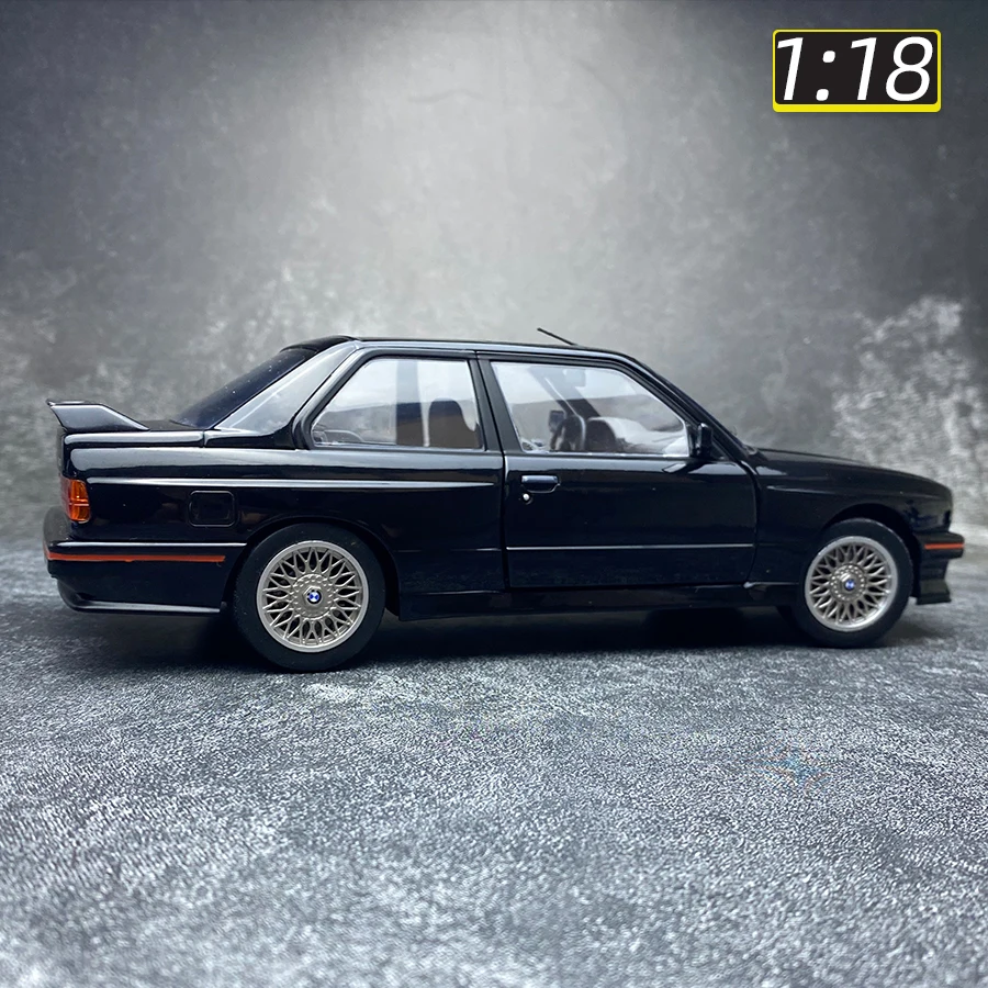 Solido 1:18 scale New BMW M3 E30 1990 alloy car model Modified model Car model Static display Holiday gift collection for friend