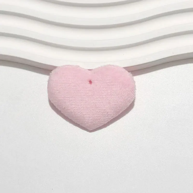 50 Stück 3,8x4,5cm Doppelseitige Filz-Herzen mit Loch für DIY-Bastelarbeiten - Schals, Handschuhe, Socken, Dekorationszubehör – Detail 8