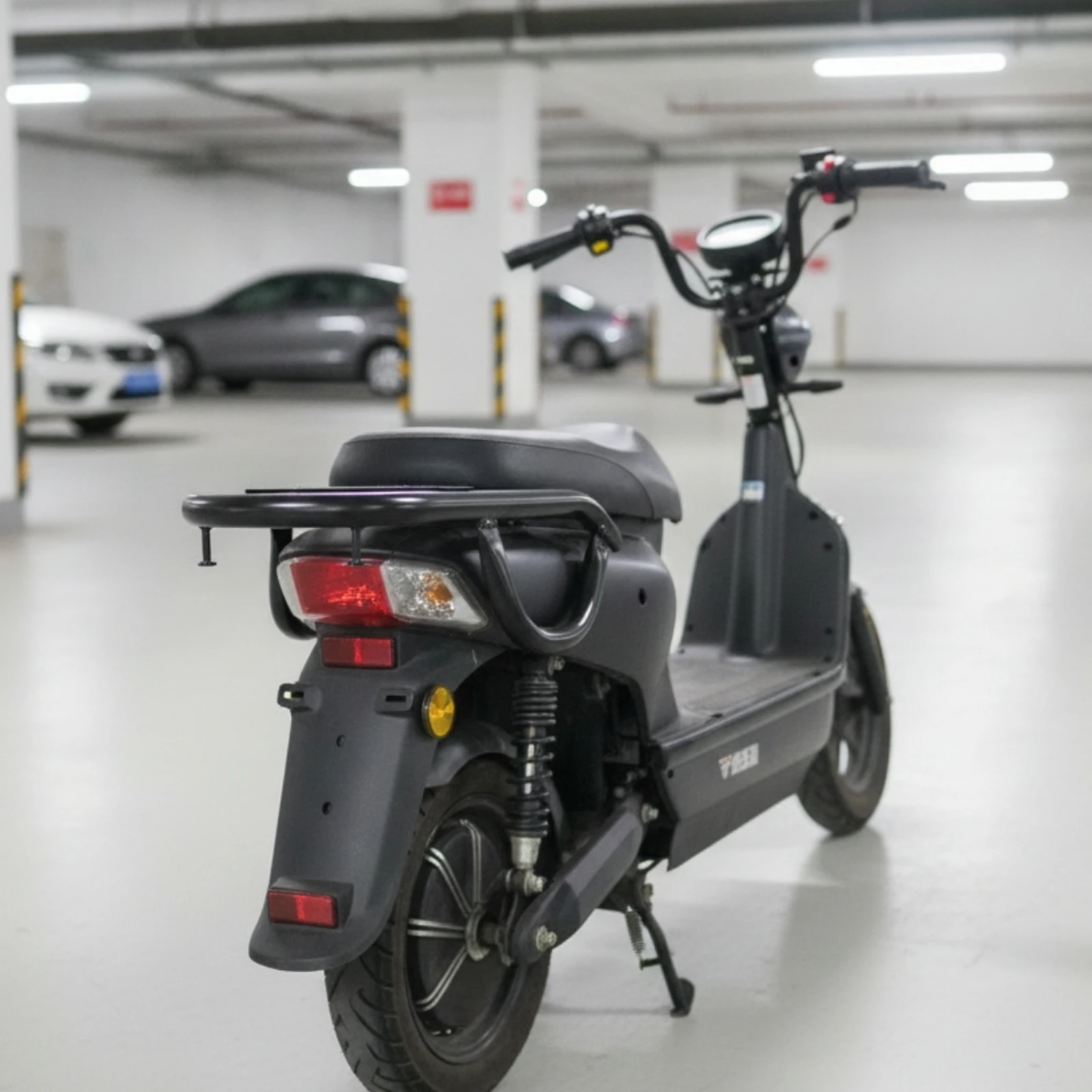 Electric Bike Rear Rack Heavy Duty Rear Luggage Rack w/ Mounting Plates Bike Cargo Carrier Long-Lasting Solid Vehicle Rear Rack