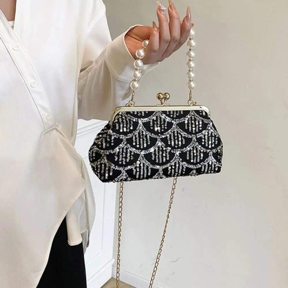 

Casual Pearl Sequin Banquet Bag Sweet Kiss Lock Hanfu Clutch Bag with Handle Single Shoulder Ladies Shell Bag Lady