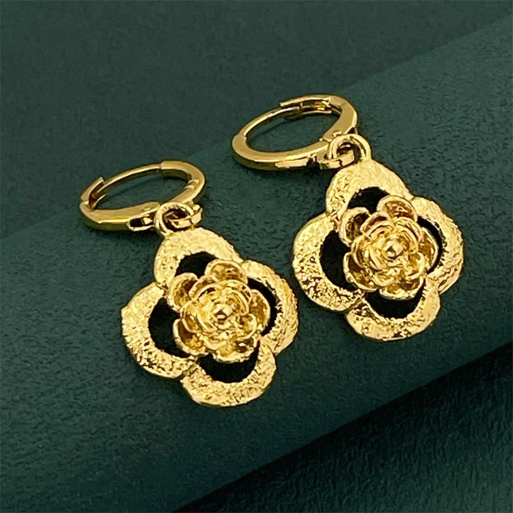 

24K vacuum gold plating fashionable flower pendant earrings, elegant and versatile for weddings, engagements and anniversaries
