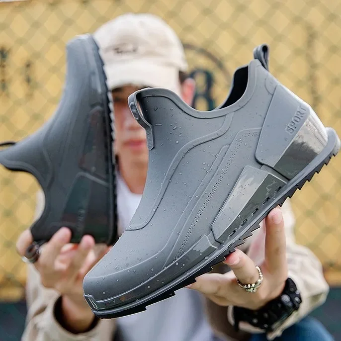 DurableMen's Short Rain Boots Fashionable Outdoor Waterproof Shoes Low Cut Anti Slip And Wear-resistant Kitchen Shoes