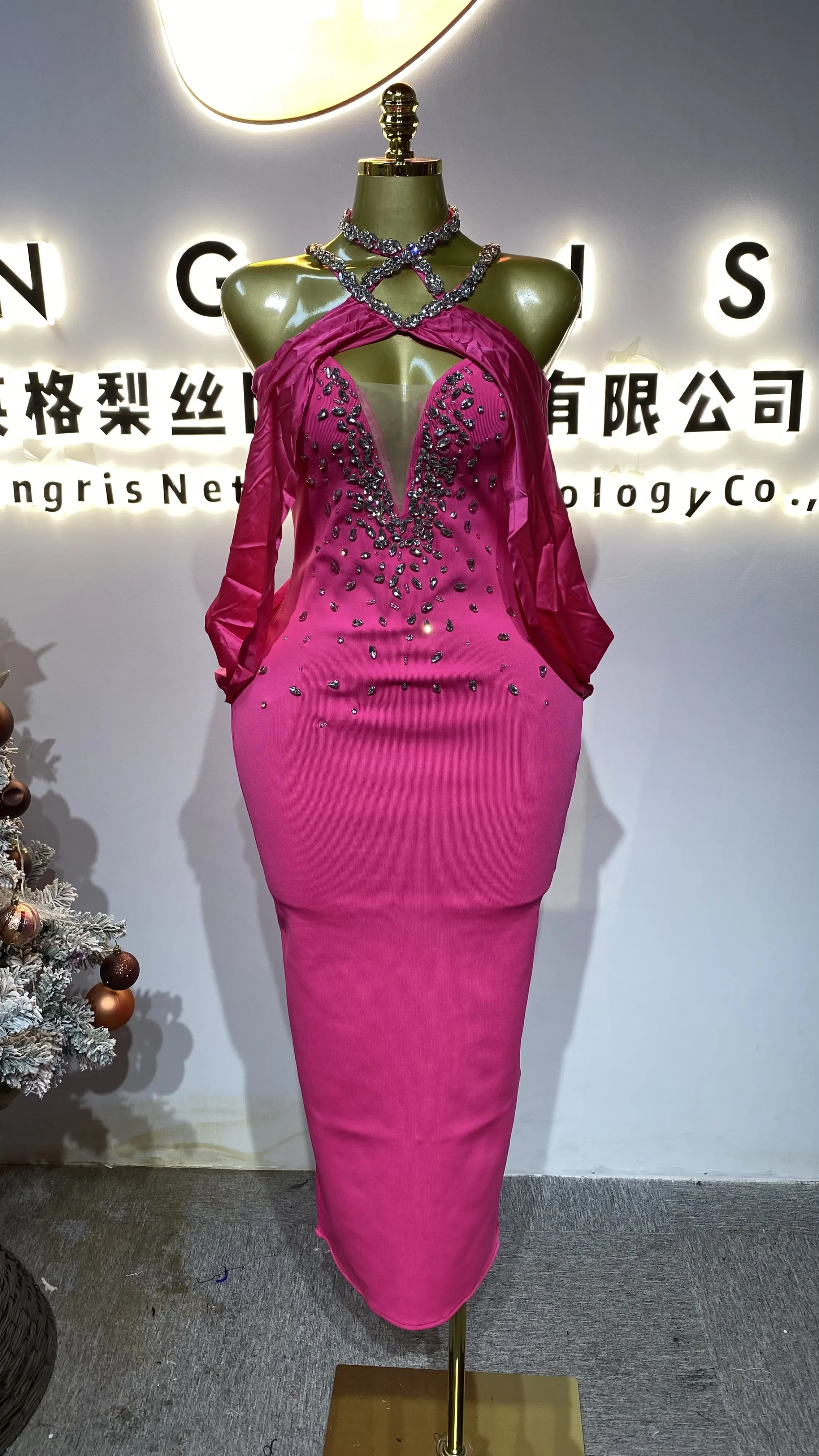 

Ladies' backless mermaid gown, luxurious rhinestone party dress, elegant evening gown.-GZXX321