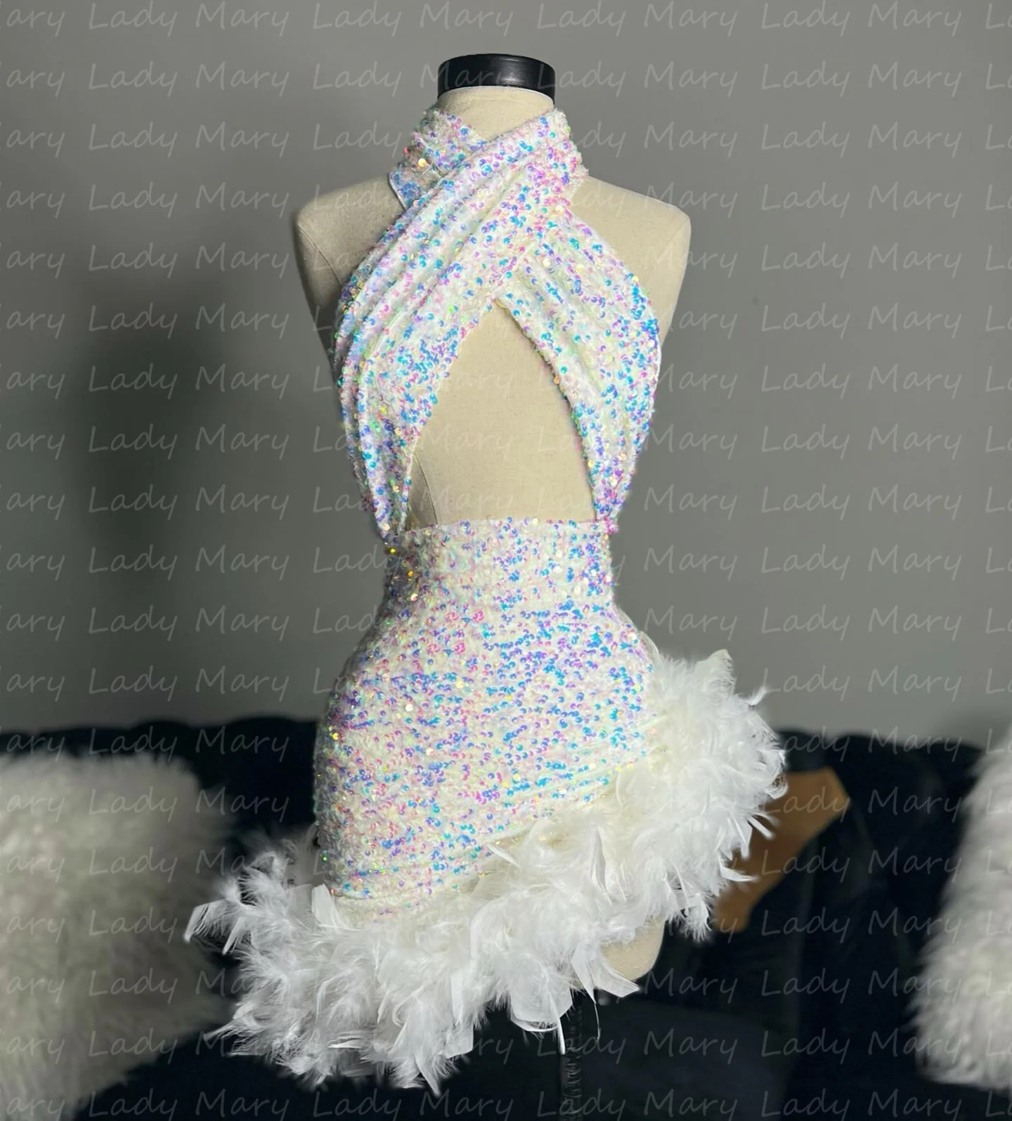 Designer Feather Graduation Dresses Halter Neck Cutaway Mini Length Short Prom Gowns Girls Birthday Party Robe Homecoming