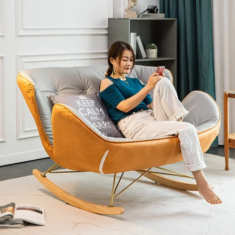 A Living Room Furni…