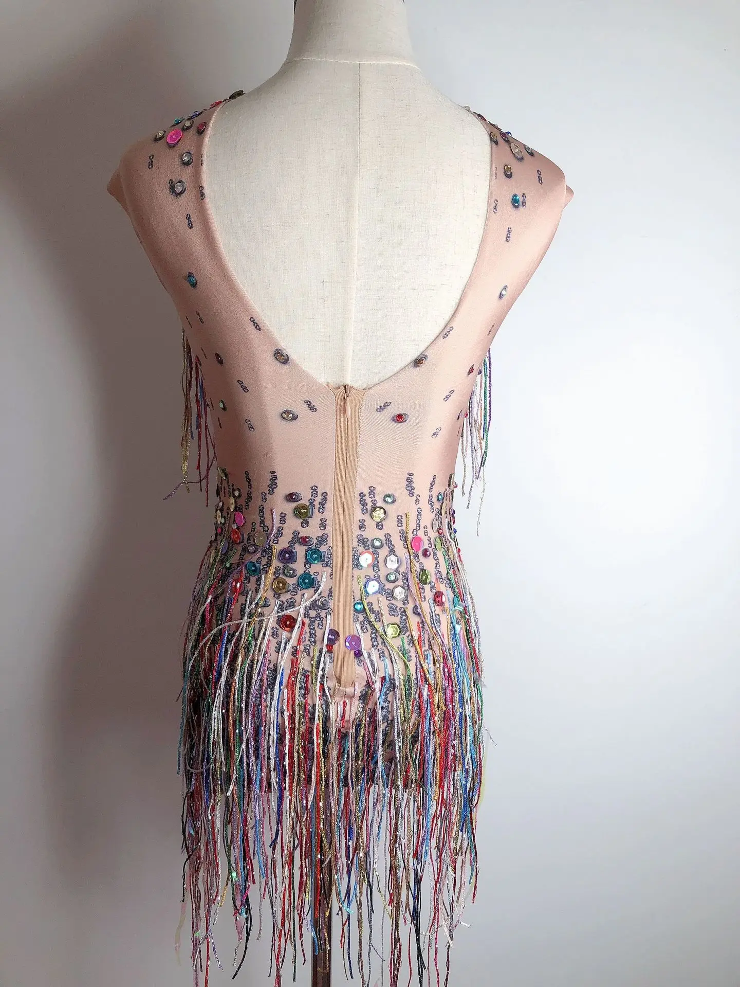 นักร้องหญิงสีสัน Fringed Onesie ไนท์คลับเครื่องแต่งกาย Robe Femme Chic Et Élégante Party High-End Performance Dress