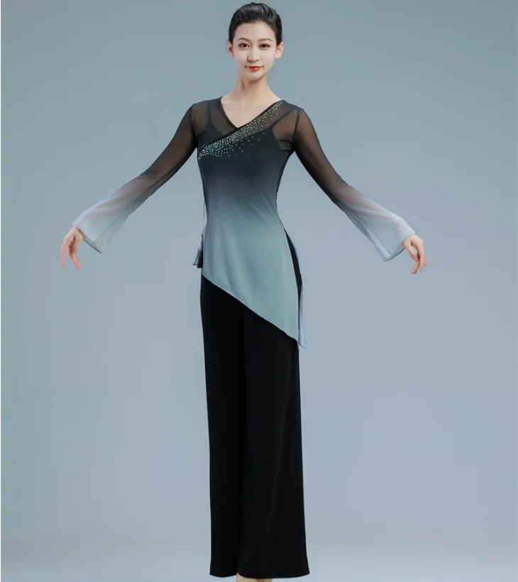 

Китайское классическое женское танцевальное платье Hot Diamond