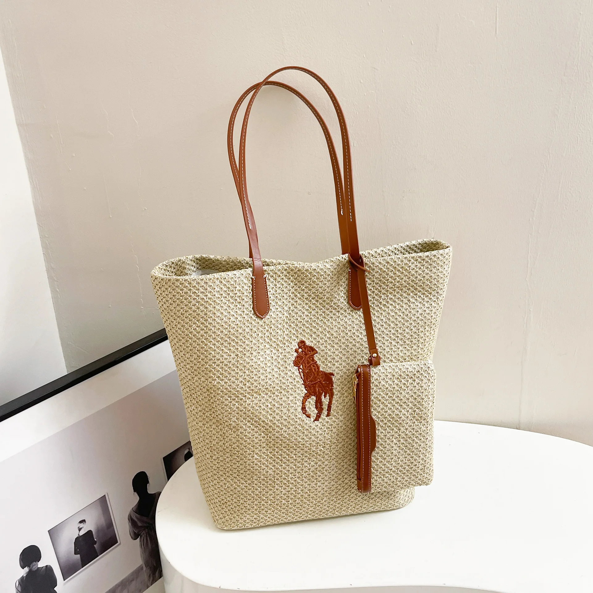 حقيبة يد للإجازات لعام 2025، محفظة كتف كاجوال للنساء، حقيبة تحت الإبط للشاطئ، حقيبة ركاب واسعة، حقيبة متعددة الاستخدامات ليلاً ونهارًا ​